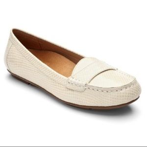 vionic larrun loafer leopard